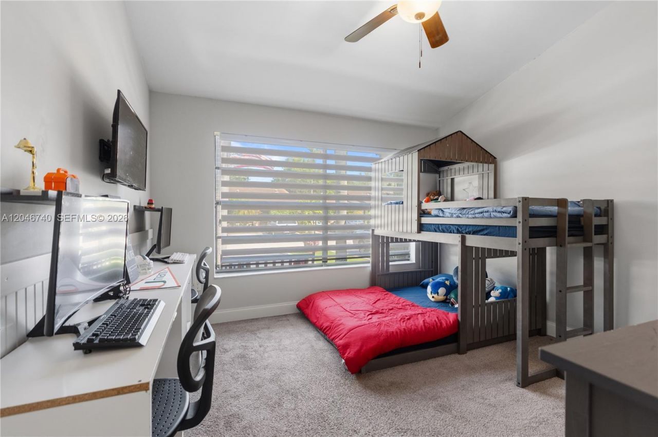 10311 Laurel Ct, Pembroke Pines, FL 33026 Photo
