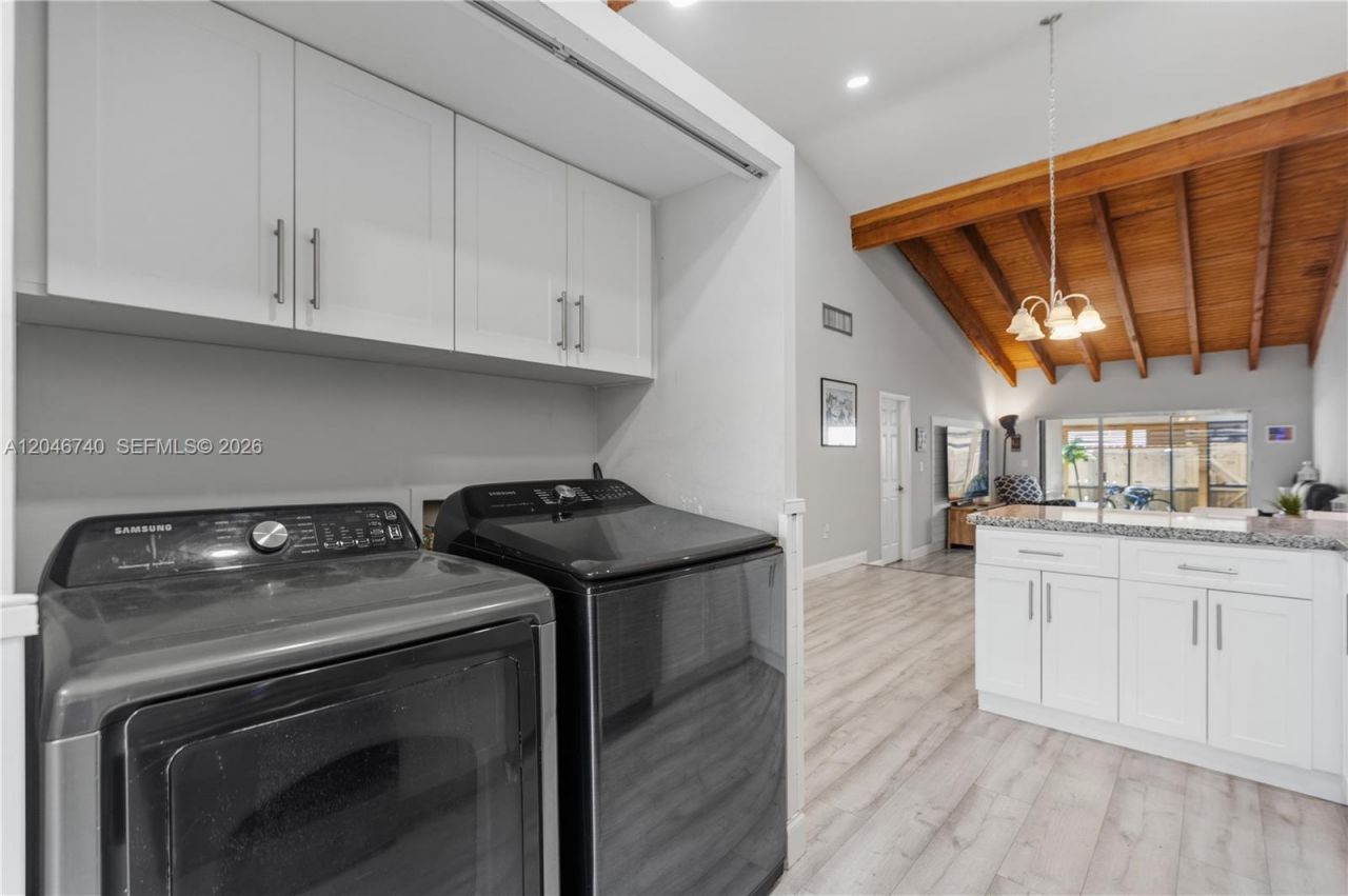 10311 Laurel Ct , Pembroke Pines, FL 33026 Photo