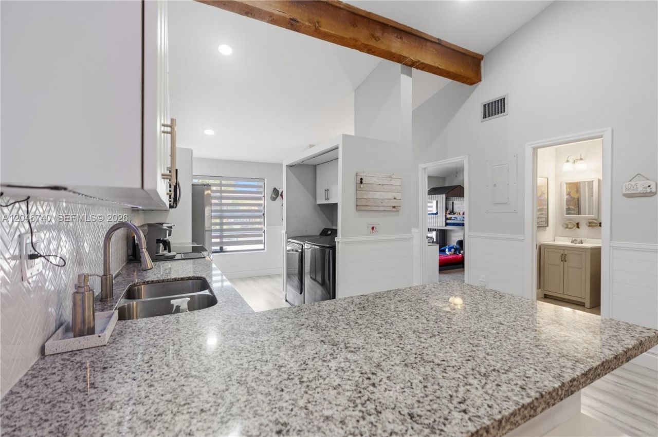 10311 Laurel Ct, Pembroke Pines, FL 33026 Photo