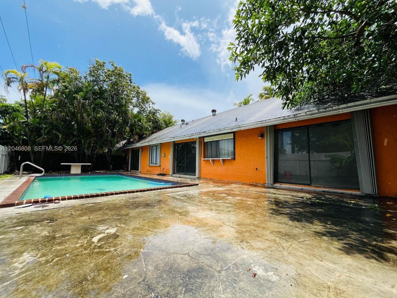925 NE 207th Ter, Miami, FL 33179 Photo
