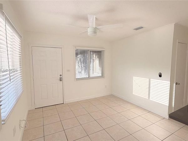 2540 NE 181st St , Unit 2542, North Miami Beach, FL 33160