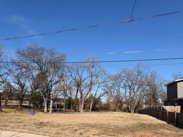 4511 Yancy Street , Dallas, TX 75216