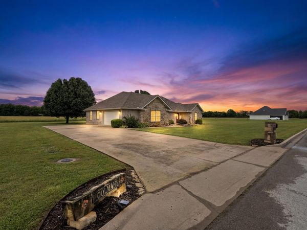 451 N Bailey Lane , Vinita, OK 74301