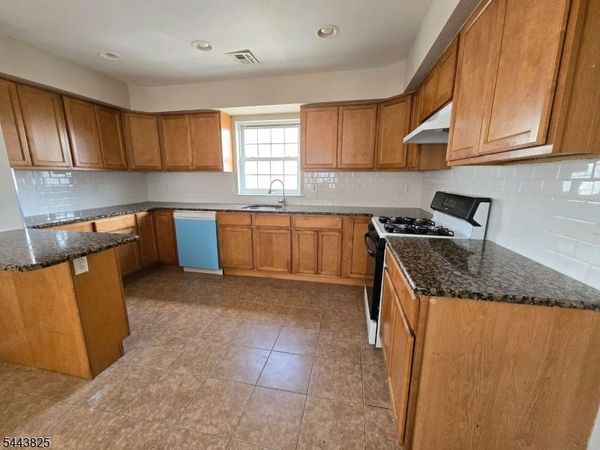 428 S 5Th St, Elizabeth, NJ 07206