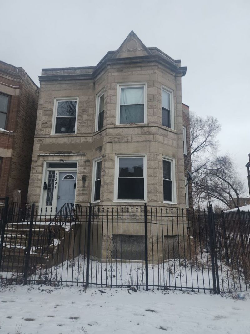 339 S Kilbourn Avenue , Chicago, IL 60624 Main Photo