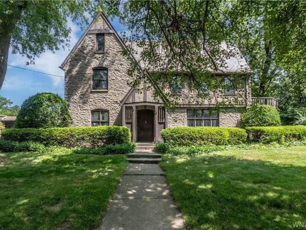 910 James Avenue, Niagara Falls, NY 14305