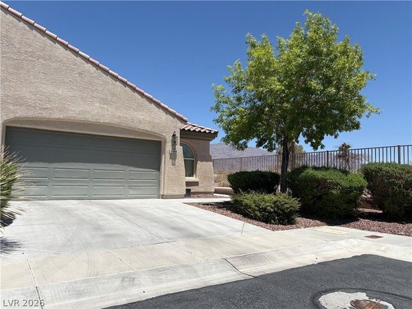 8944 Briar Bay Drive , Las Vegas, NV 89131