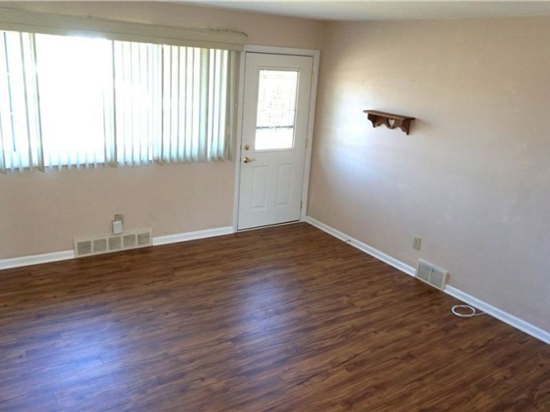 5716 Champaign Avenue, Brook Park, OH 44142 Photo 3