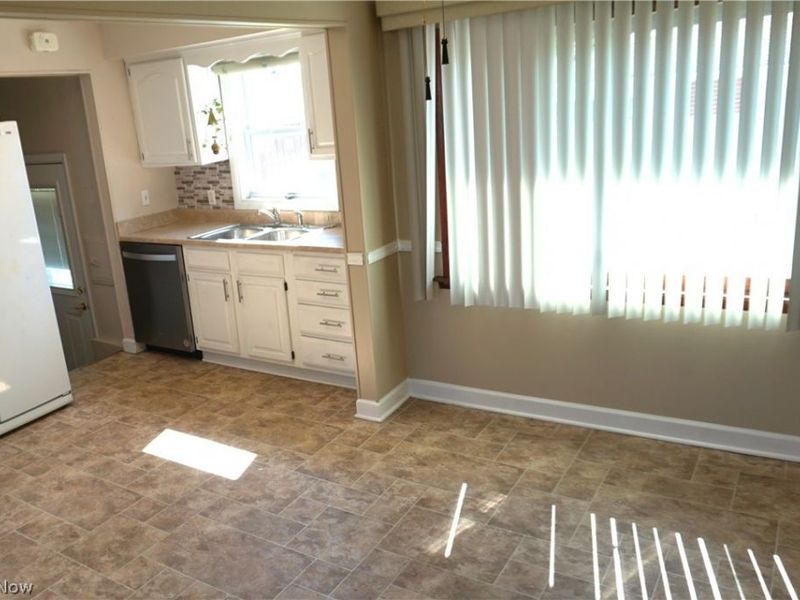 5716 Champaign Avenue, Brook Park, OH 44142 Photo 4