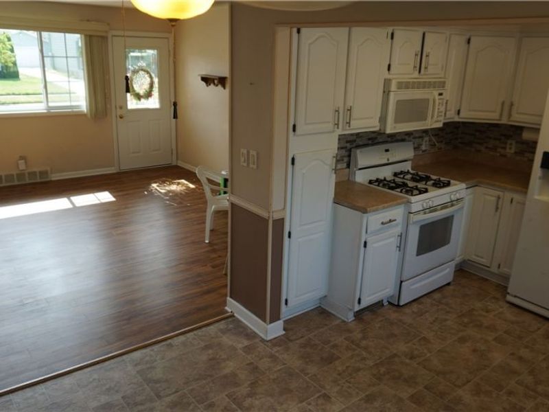 5716 Champaign Avenue, Brook Park, OH 44142 Photo 5
