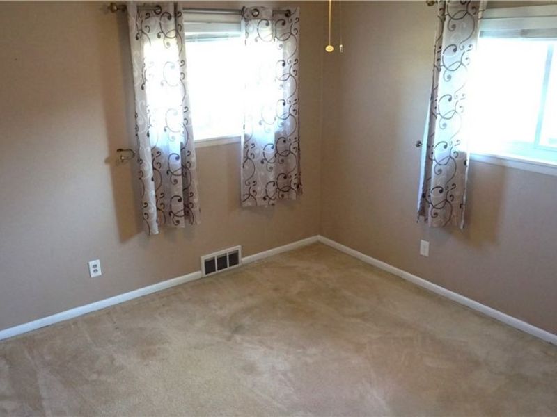 5716 Champaign Avenue, Brook Park, OH 44142 Photo 9