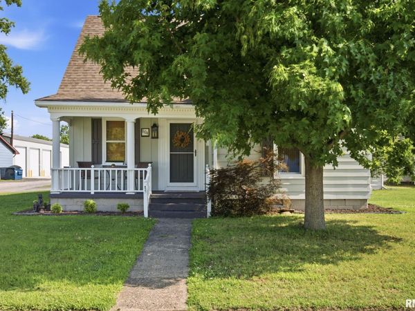 804 W MAPLEWOOD Street, Marion, IL 62959