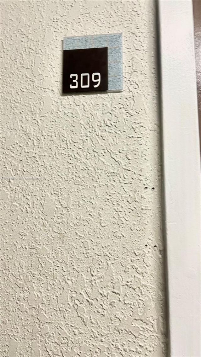 488 NW 165th St Rd , Unit B-309, Miami, FL 33169 Photo