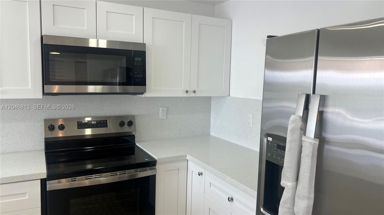 488 NW 165th St Rd , Unit B-309, Miami, FL 33169 Photo