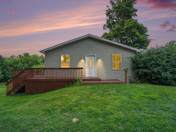 215 S Lincoln Avenue, Three Rivers, MI 49093