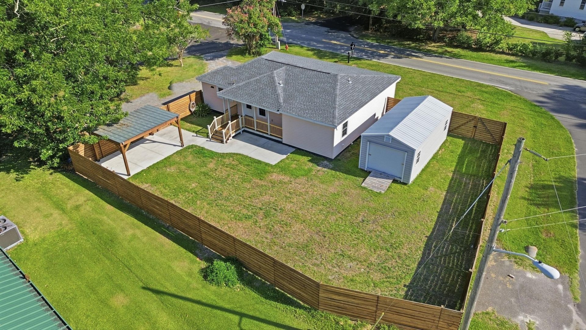201 Heatley Street Photo 1