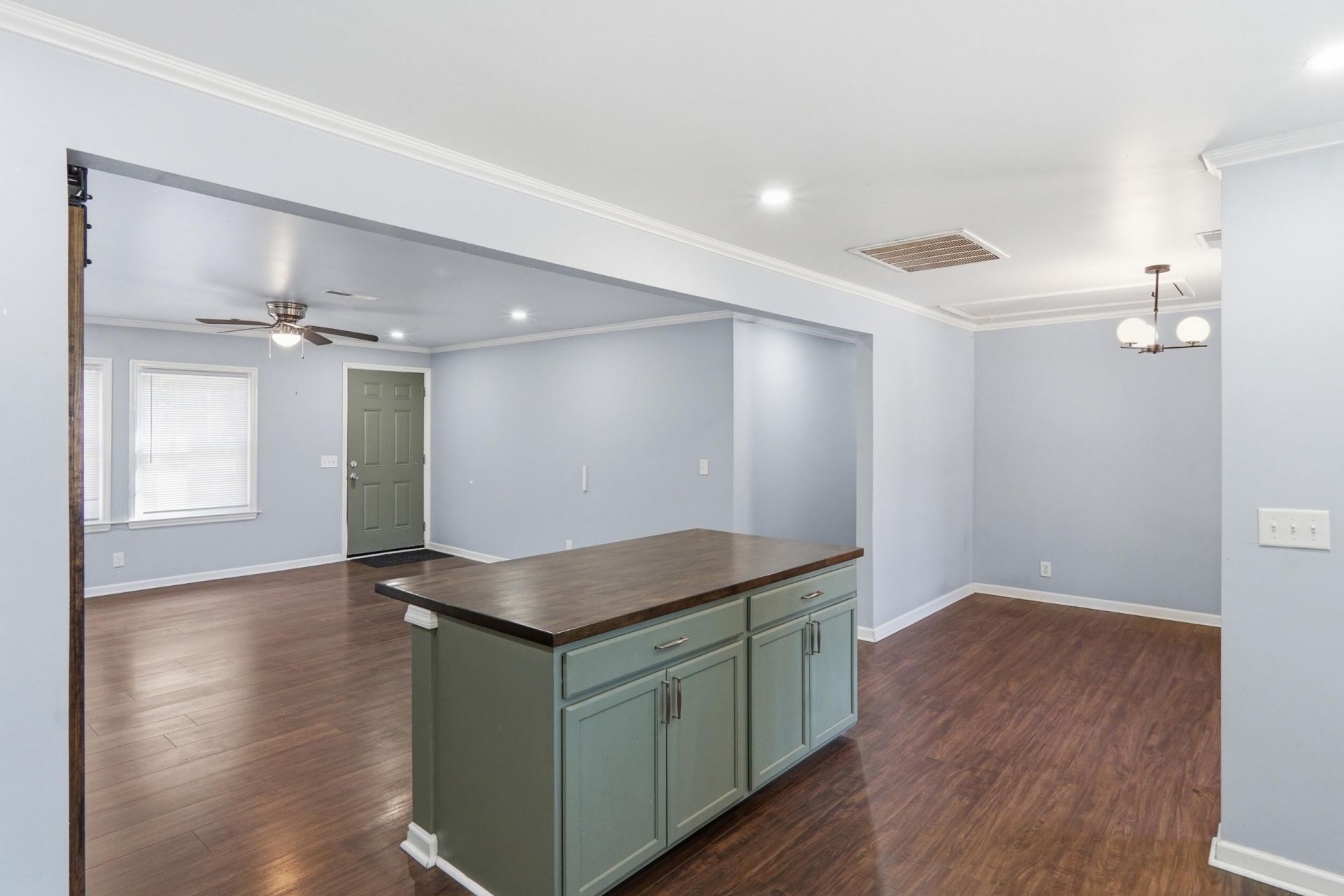 201 Heatley Street Photo 18