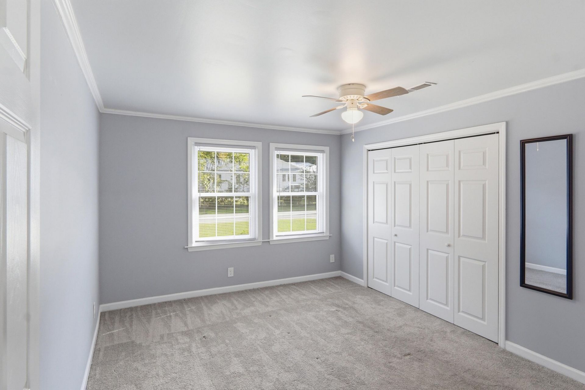 201 Heatley Street Photo 23