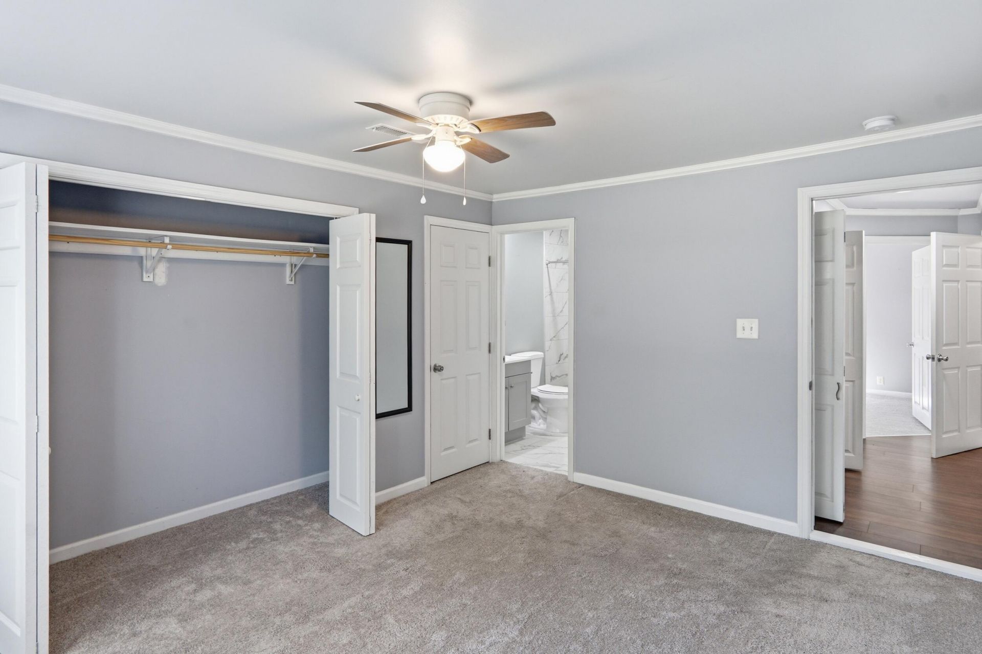 201 Heatley Street Photo 25