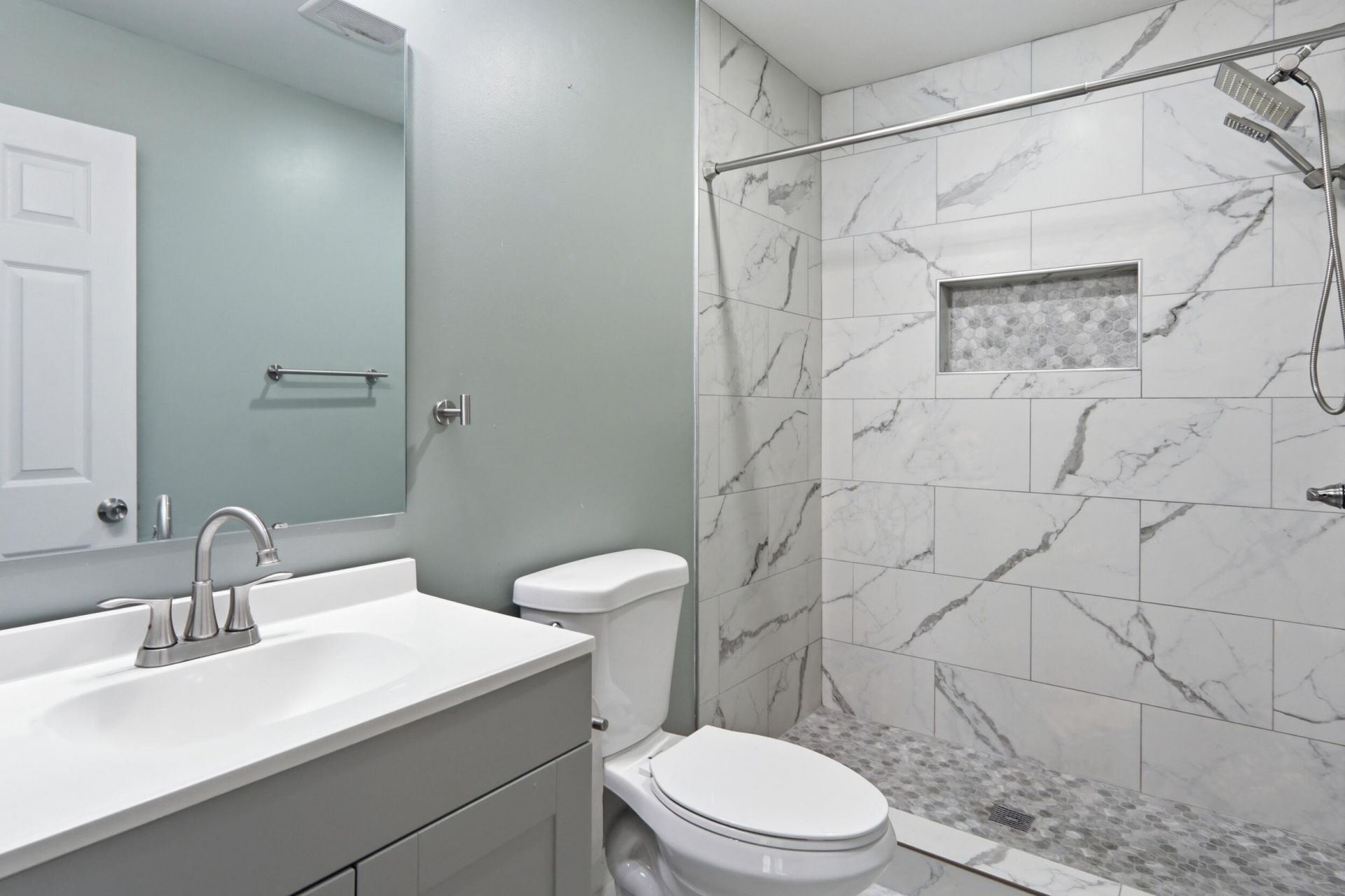 201 Heatley Street Photo 26