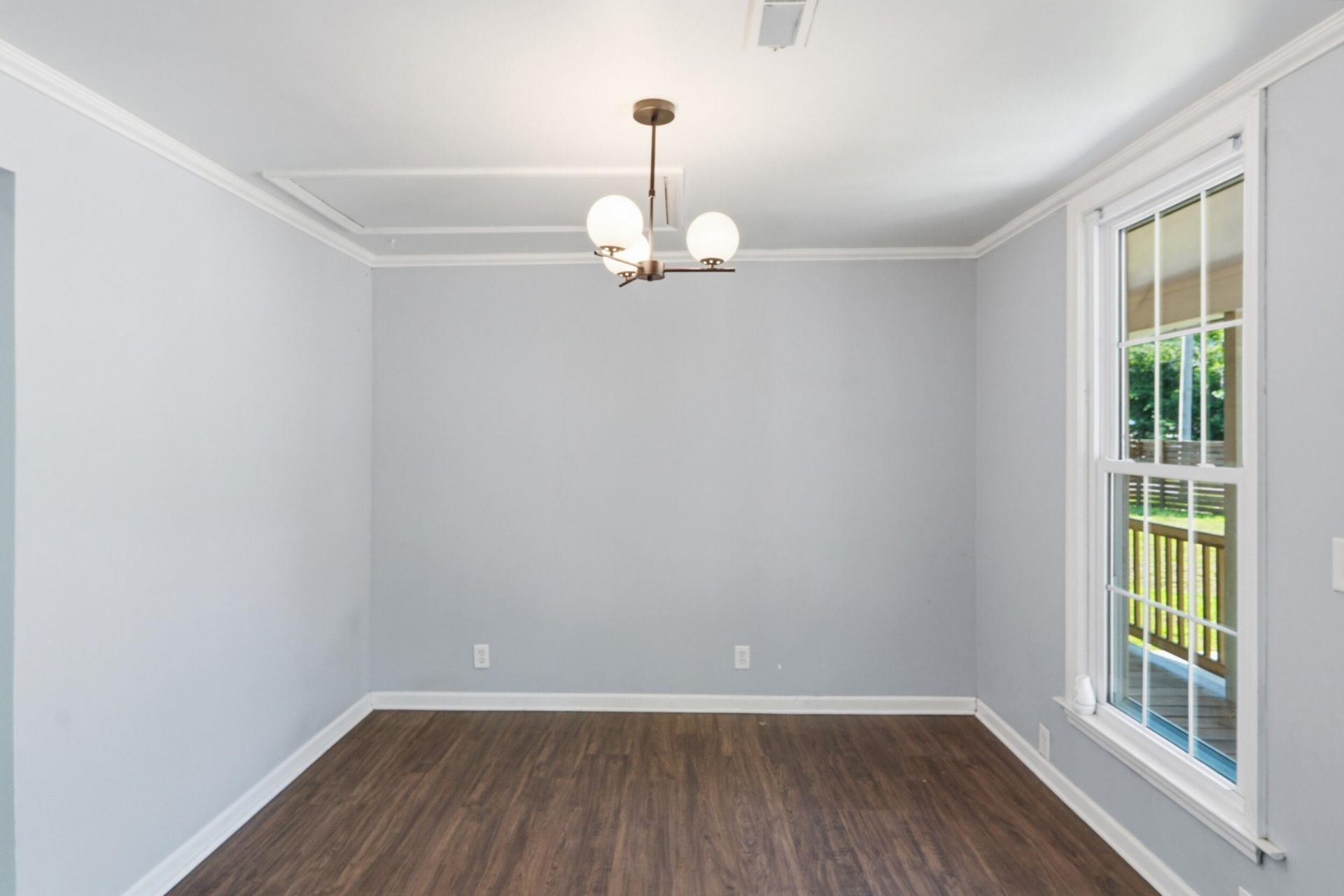 201 Heatley Street Photo 37