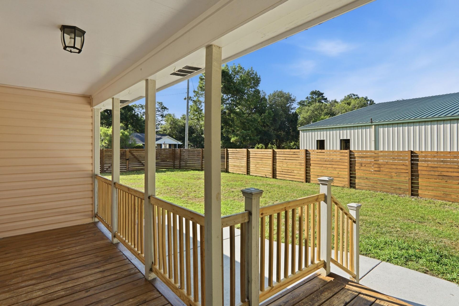 201 Heatley Street Photo 41
