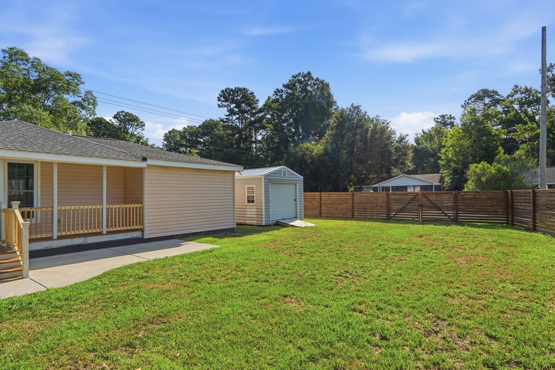 201 Heatley Street Photo 45