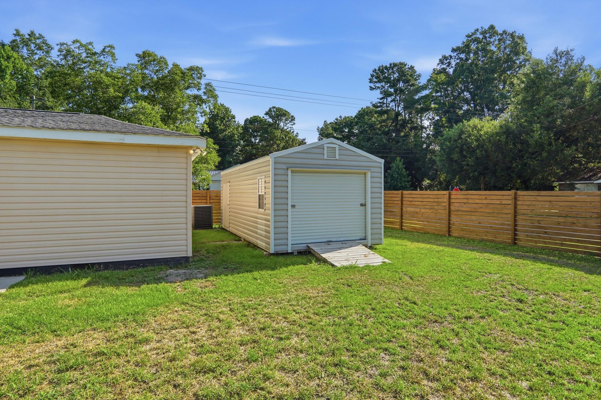 201 Heatley Street Photo 46