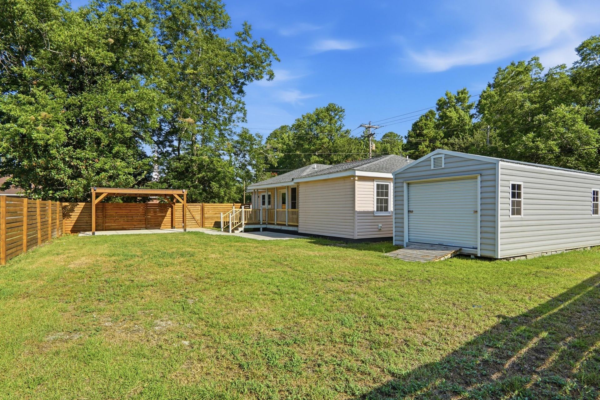 201 Heatley Street Photo 48