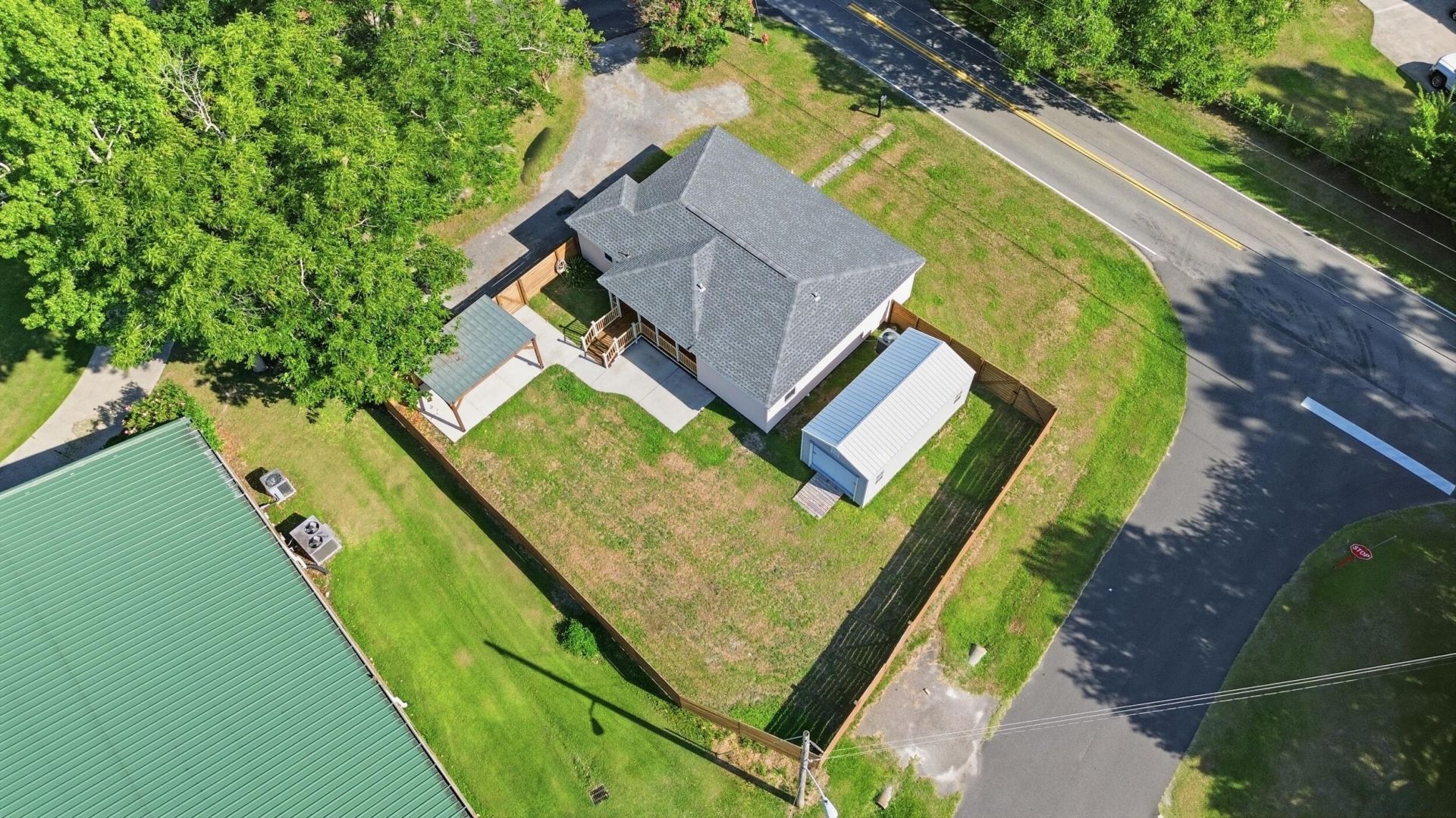 201 Heatley Street Photo 52