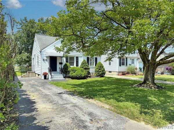 878 Beach Road , Buffalo, NY 14225