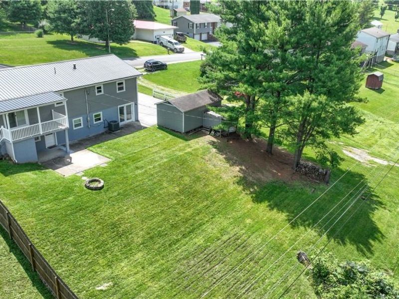 122 Pine Lane, Barnesville, OH 43713 Photo 4