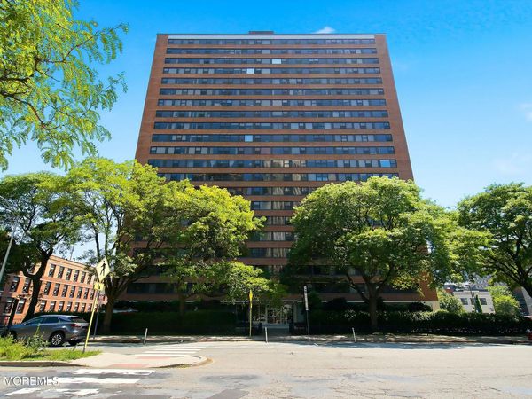 135 Montgomery Street, Unit 21A, Jersey City, NJ 07302