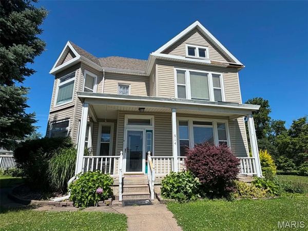 514 S Main Street , Palmyra, MO 63461