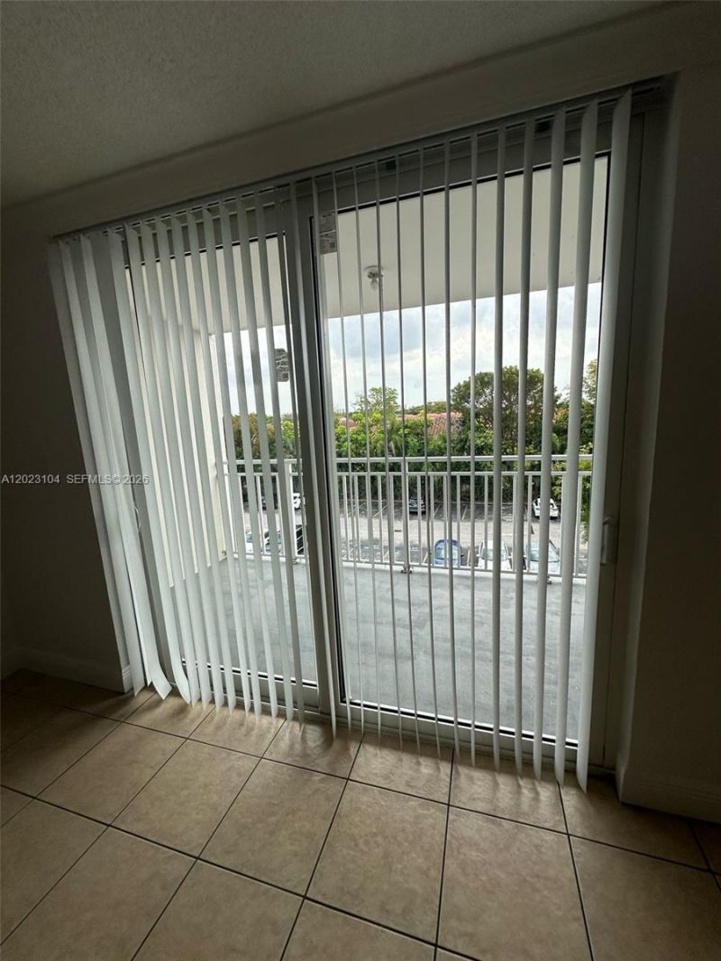 6930 Miami Gardens Dr , Unit 1-408, Hialeah, FL 33015 Photo