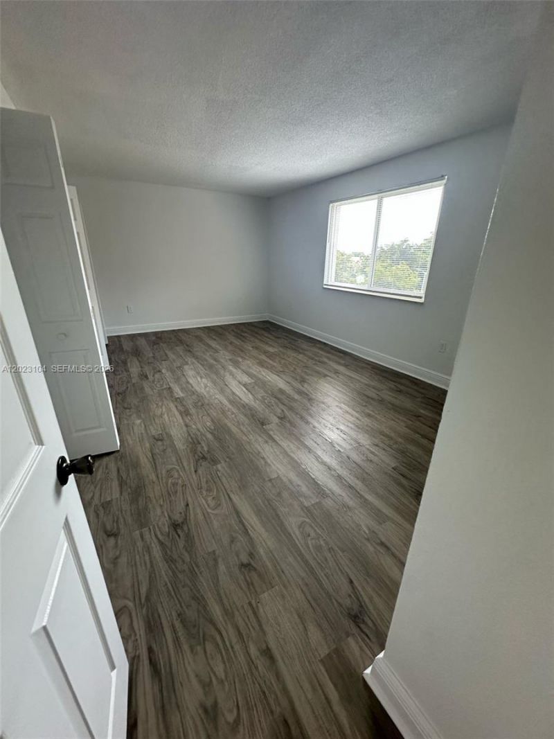 6930 Miami Gardens Dr , Unit 1-408, Hialeah, FL 33015 Photo