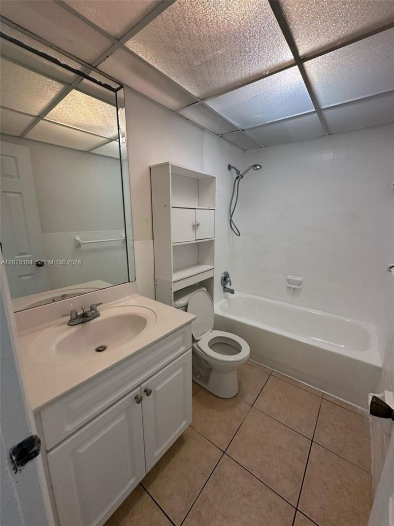 6930 Miami Gardens Dr , Unit 1-408, Hialeah, FL 33015 Photo