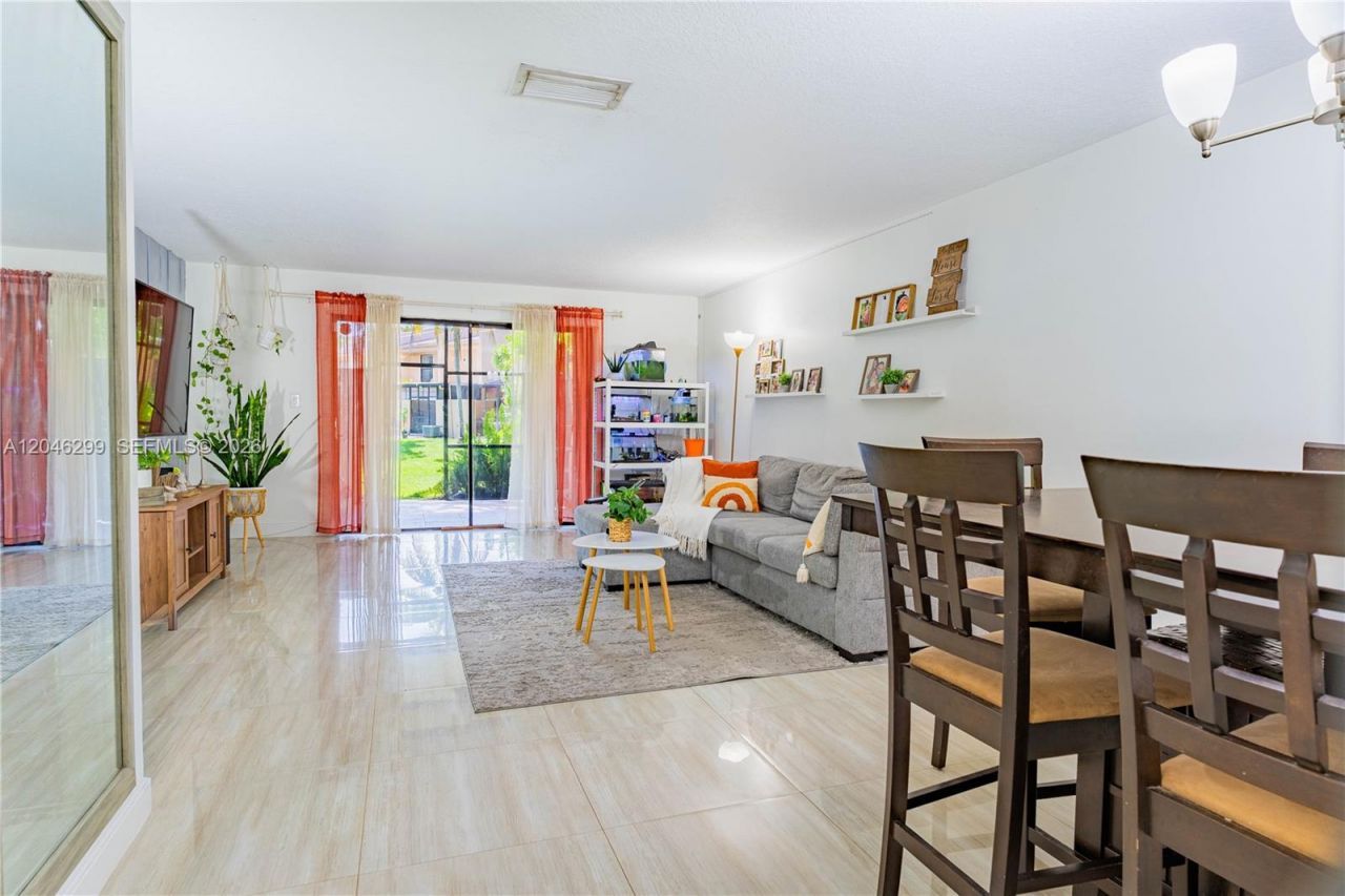1450 NW 97th Ave , Unit 268, Pembroke Pines, FL 33024 Photo