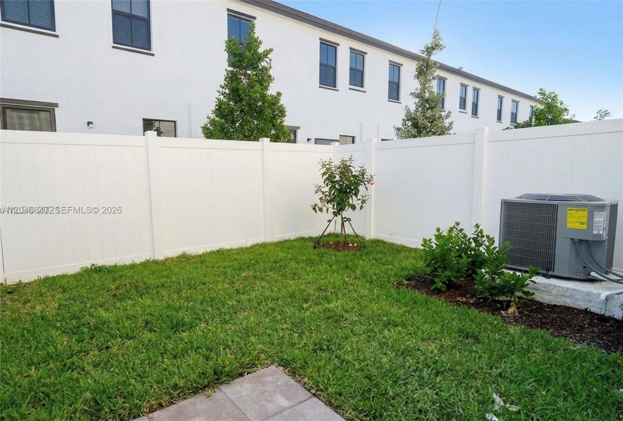 3338 W 112th St , Hialeah, FL 33018 Photo