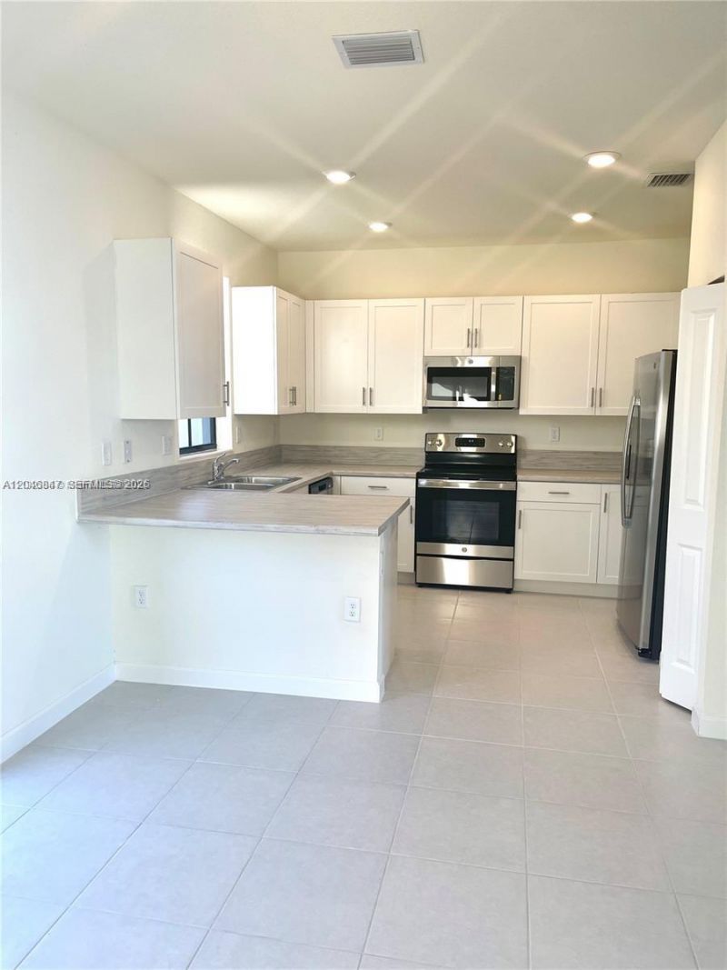3338 W 112th St , Hialeah, FL 33018 Photo
