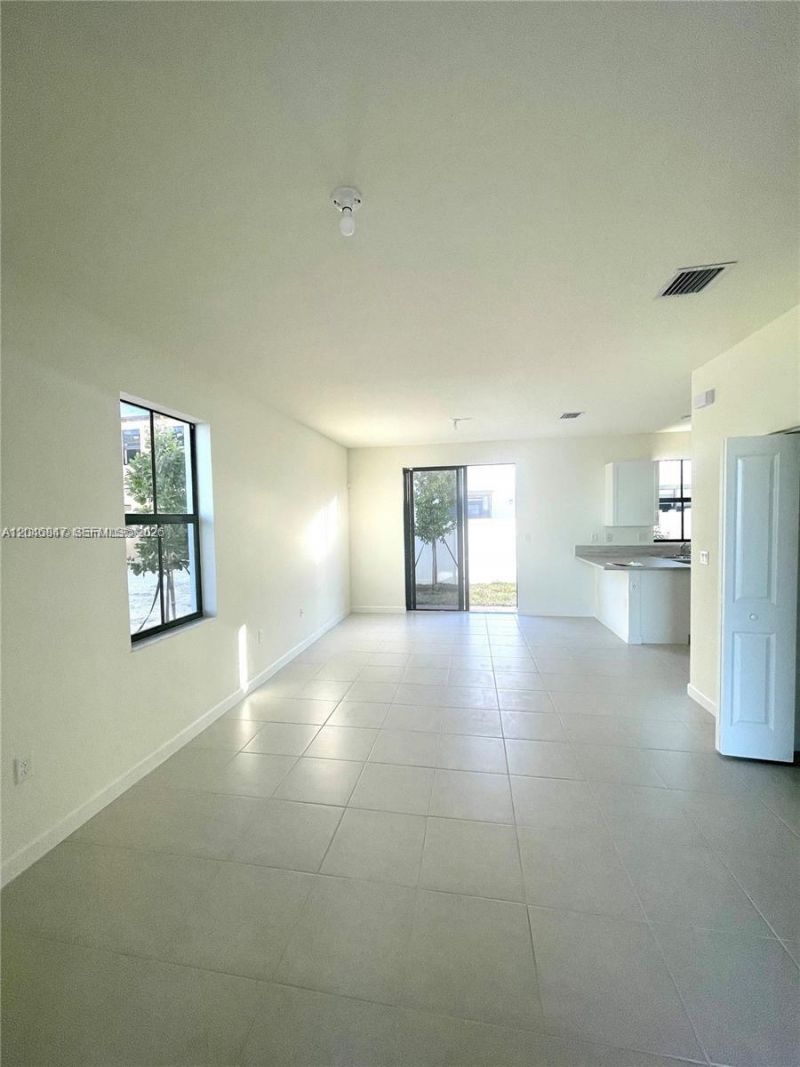 3338 W 112th St , Hialeah, FL 33018 Photo