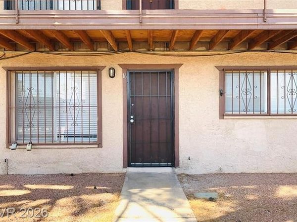 595 S Royal Crest Circle, Unit 18, Las Vegas, NV 89169
