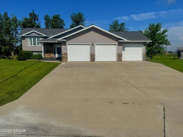 109 WHITETAIL Court SE, Devils Lake, ND 58301