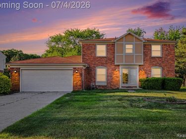 28945 Nottoway Drive, Farmington Hills, MI 48331