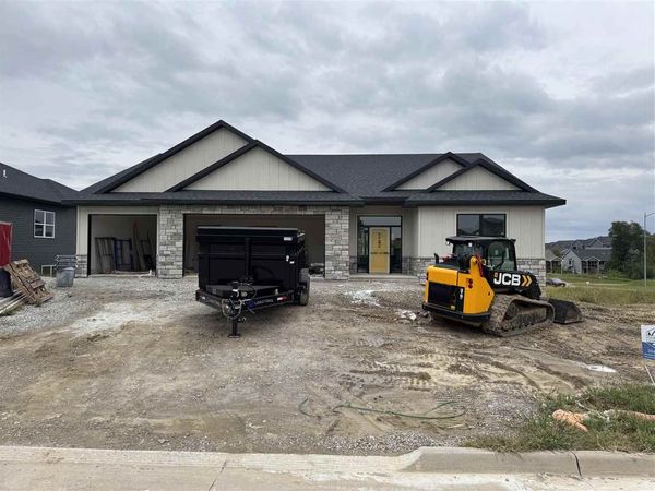 652 Rock Ridge Rd, Tiffin, IA 52340