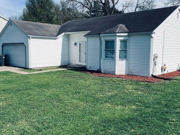 2106 Spring Hill Drive, South Bend, IN 46628