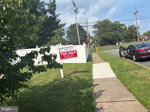2962 CRAFTON DRIVE , BENSALEM, PA 19020