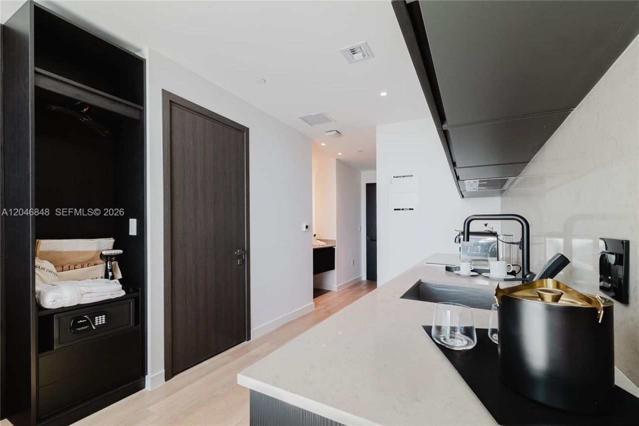 20 NE 11th St , Unit 4807B, Miami, FL 33132 Photo