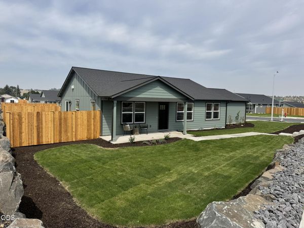 651 NE Mitchell Street, Unit 166, Madras, OR 97741