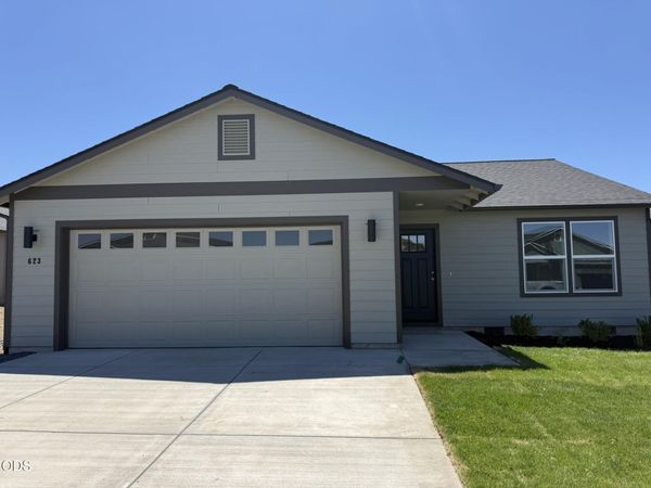 623 NE Mitchell Street, Unit 164, Madras, OR 97741